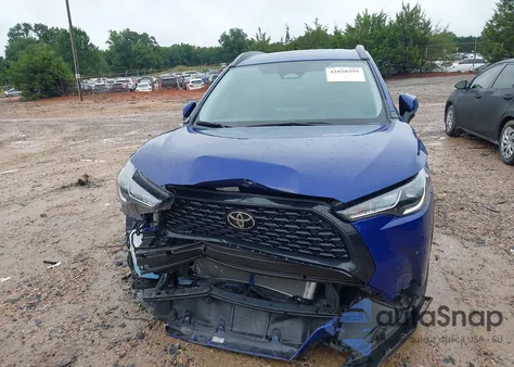 2024 Toyota Corolla Cross Le из США, поврежденный, VIN 7MUCAAAGXRV101882